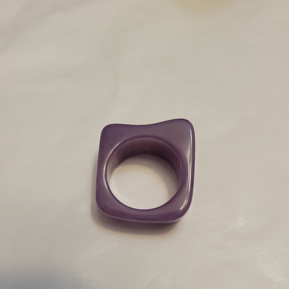 ❄️Fun Fashion Acrylic Ring - Picture 3 of 4